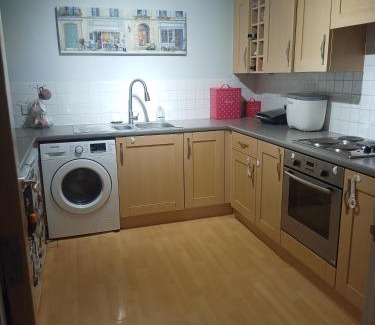 Northampton House | Double Room in a Top Floor Shared Apartment