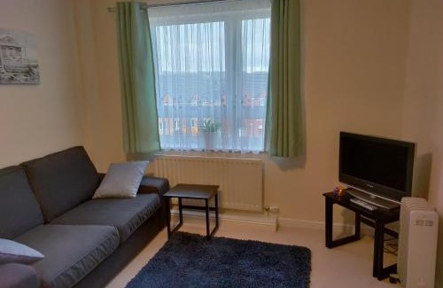 Northampton House | Double Room in a Top Floor Shared Apartment