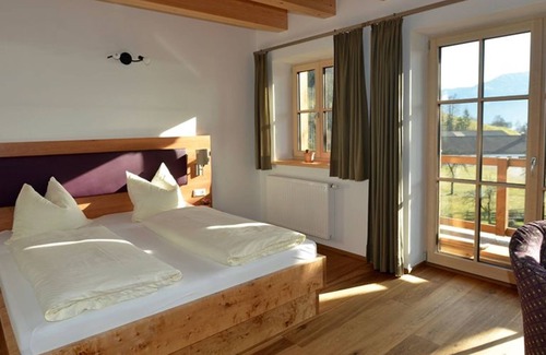 Steinbach am Attersee Apartment | Double room nut with balcony and lake view - Grablerhof