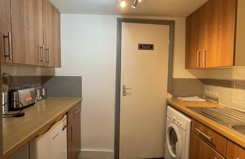 Somers Town Bed & Breakfast | Double Room - Shared Bathroom
