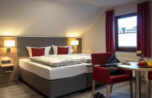 Irrhausen Bed & Breakfast | Double room shower/toilet - Restaurant-Pension Im Pfenn