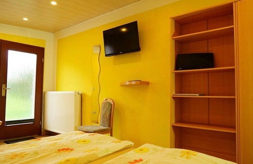 Pirna Bed & Breakfast | Double room, shower, toilet - Pension No. 13