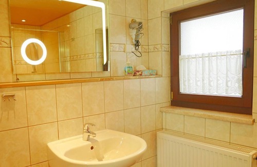 Pirna Bed & Breakfast | Double room, shower, toilet - Pension No. 13