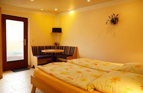 Pirna Bed & Breakfast | Double room, shower, toilet - Pension No. 13