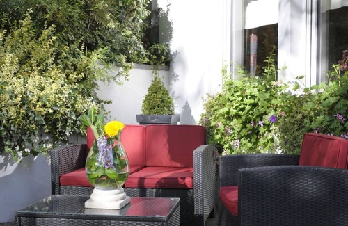 Deudesfeld House | Double room, shower/WC, standard - Hotel zur Post
