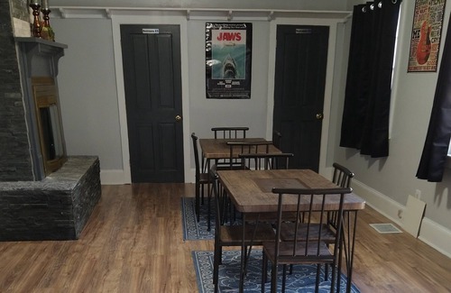 Winder Apartment | DOUBLE room SUITE, 2 beds rm. 1