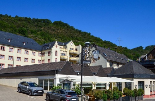 Karden House | Double room suite shower/WC Kohlbecher - Schloss-Hotel Petry