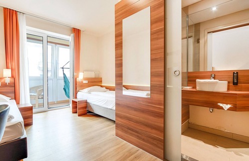Maxglan House | Double room Twin - room only - non ref - Astoria, Hotel