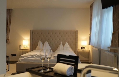 Maxglan House | Double room Twin - room only - non ref - Astoria, Hotel