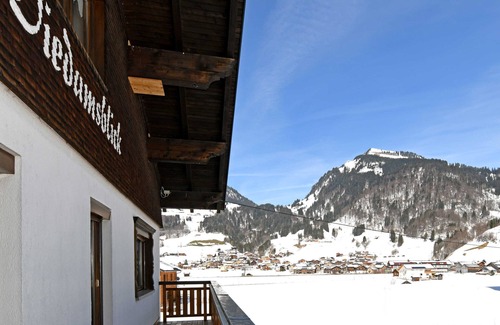Au Apartment | Double Room with Balcony - Haus Diedamsblick