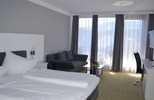 Seeboden House | Double room with lake view - Hotel Bellevue