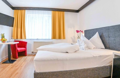 Seeboden House | Double room with lake view - Hotel Bellevue