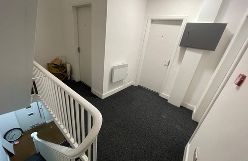 Salford House | Double room with private toilet near to busy area of chethemhill Manchester