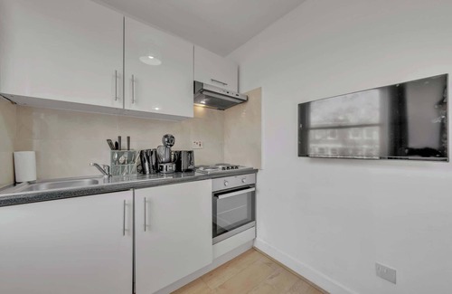 Brompton & Hans Town Apartment | Double Studio Apartment next to Harrods