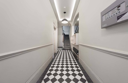 Brompton & Hans Town Apartment | Double Studio Apartment next to Harrods