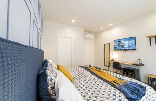 Pescara Bed & Breakfast | Double/twin room with bathroom and king size bed near Pescara airport