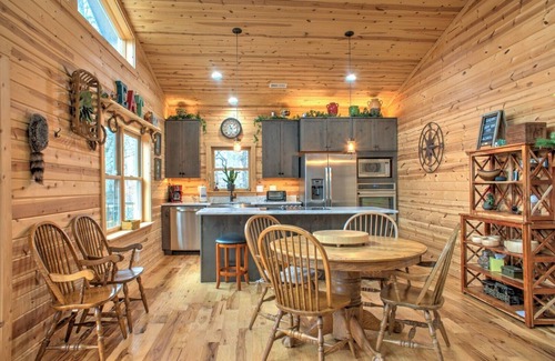 Mars Hill Cabin | Double Your Fun | Views, Game Room + Biltmore Pass 🎮🌄 by Hatley Pointe