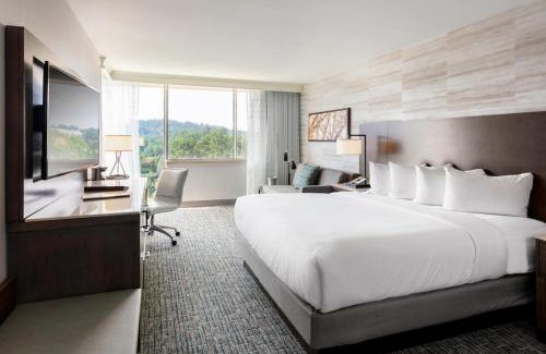 Crestline Heights Hotel | DoubleTree Birmingham Perimeter Park