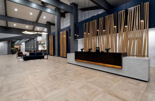 Bakersfield Hotel | DoubleTree by Hilton Bakersfield