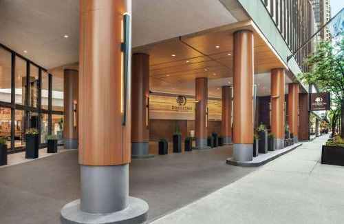 Streeterville Hotel | DoubleTree by Hilton Chicago Magnificent Mile