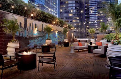 Streeterville Hotel | DoubleTree by Hilton Chicago Magnificent Mile