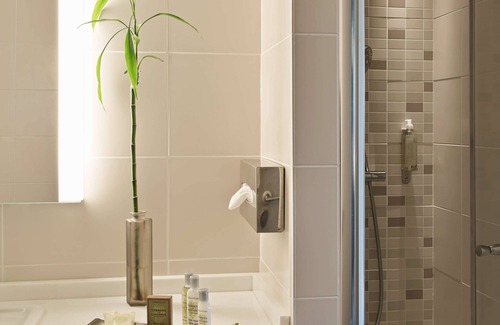 Porte Des Alpes - Mi Plaine - Manissieux Hotel | DoubleTree by Hilton Lyon Eurexpo & Spa