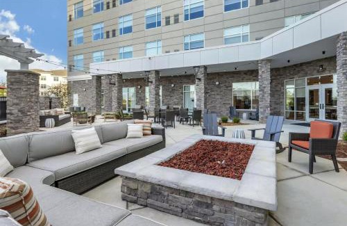 Conestee Hotel | DoubleTree by Hilton Greenville Woodruff Road