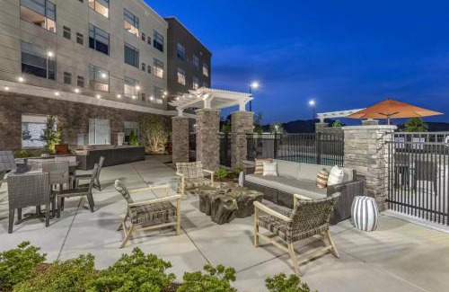Conestee Hotel | DoubleTree by Hilton Greenville Woodruff Road