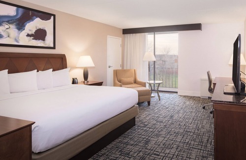 East Syracuse Hotel | DoubleTree by Hilton Hotel Syracuse