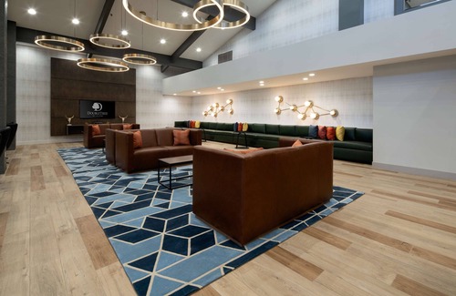 Bakersfield Hotel | DoubleTree by Hilton Hotel Bakersfield