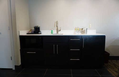 Racine Hotel | Doubletree by Hilton Hotel Racine Harbourwalk