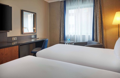 Woking Hotel | Doubletree by Hilton Hotel Woking