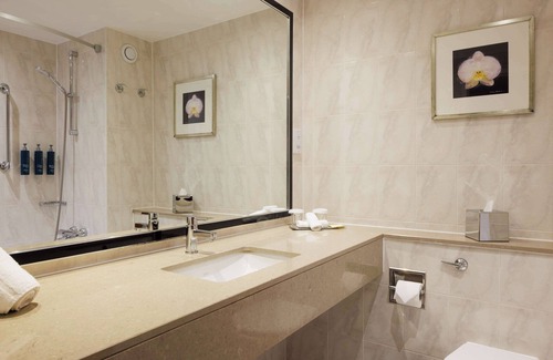 Woking Hotel | Doubletree by Hilton Hotel Woking