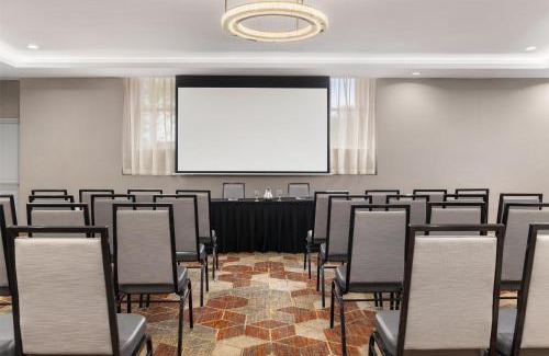Rosemount Hotel | DoubleTree by Hilton Kitchener