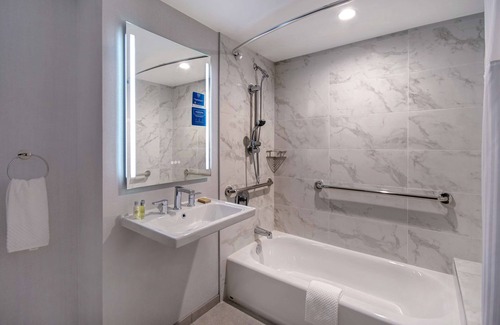 El Segundo Hotel | DoubleTree by Hilton LAX - El Segundo