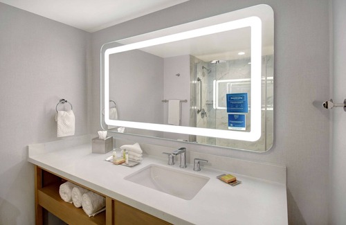 El Segundo Hotel | DoubleTree by Hilton LAX - El Segundo