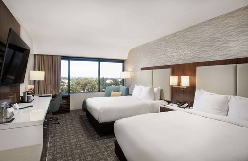 Monrovia Hotel | DoubleTree by Hilton Monrovia - Pasadena Area