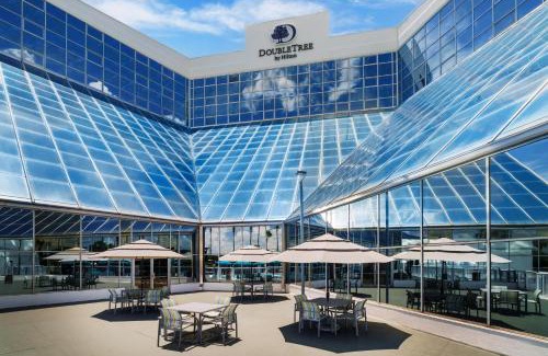 Airport North Hotel | DoubleTree by Hilton Orlando Airport Hotel