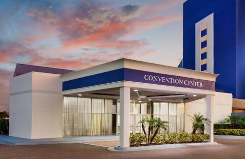 Airport North Hotel | DoubleTree by Hilton Orlando Airport Hotel