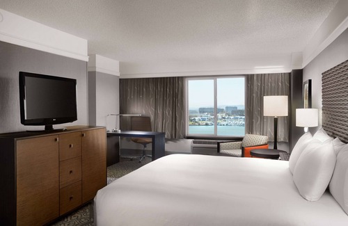 Brisbane Hotel | DoubleTree by Hilton San Francisco Airport North Bayfront