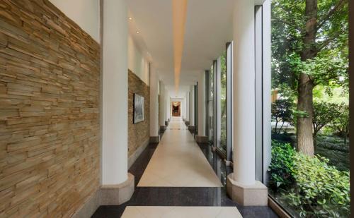 Pudong Hotel | DoubleTree by Hilton Shanghai Pudong - Present welcome cookie