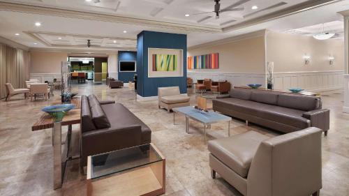 Sunrise Hotel | DoubleTree by Hilton Sunrise - Sawgrass Mills