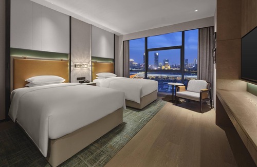 Jinshui District Hotel | Doubletree By Hilton Zhengzhou East