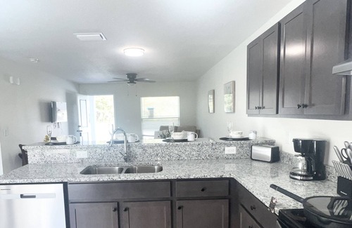 Ocala Apartment | Doubletree Lodge II kingbed/firepit