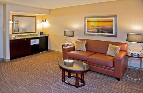 Durham Hotel | DoubleTree Raleigh Durham Airport at Research Triangle Park