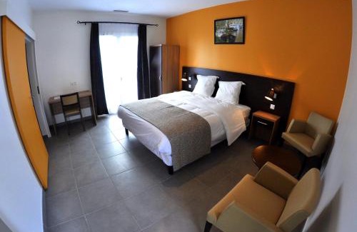 Cuxac-dʼAude Hotel | Douce France