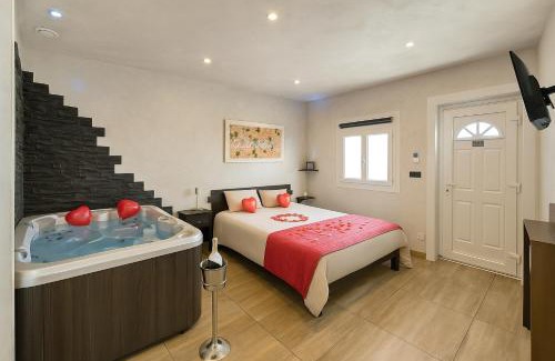 Vitrolles Apartment | Douceur d’une nuit (studio avec jaccuzi privatif)