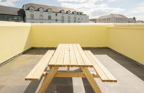 Lahinch Apartment | Dough Beag 10 (250m to Lahinch Beach), Dough Beag Apartment