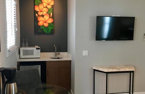 Uptown - Upper Duval House | Douglas House