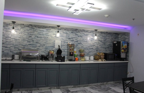 Cleveland Hotel | Douglas Inn And Suites
